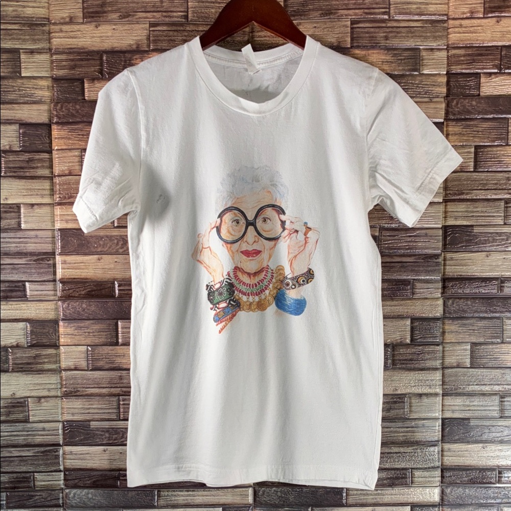 Small Bella Canvas White T-Shirt Iris Apfel T-Shirt Fashion Icon Tribute EUC